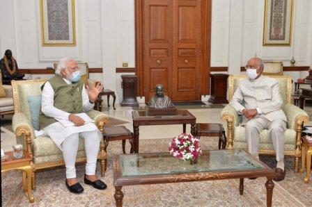 राष्ट्रपति कोविंद से मिलने पहुंचे प्रधानमंत्री मोदी, आधे घंटे तक चली बैठक