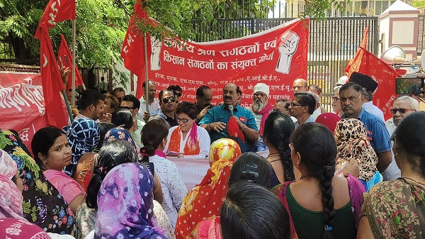 राजस्थान: कोटा मे केन्द्रीय श्रम संगठनों का संयुक्त मोर्चा के आव्हान पर निकाली विशाल रैली