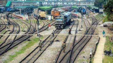 रेलवे को निजी रेलगाड़ियों के लिए मिले 120 आवेदन, 15 में 14 कंपनियां भारतीय