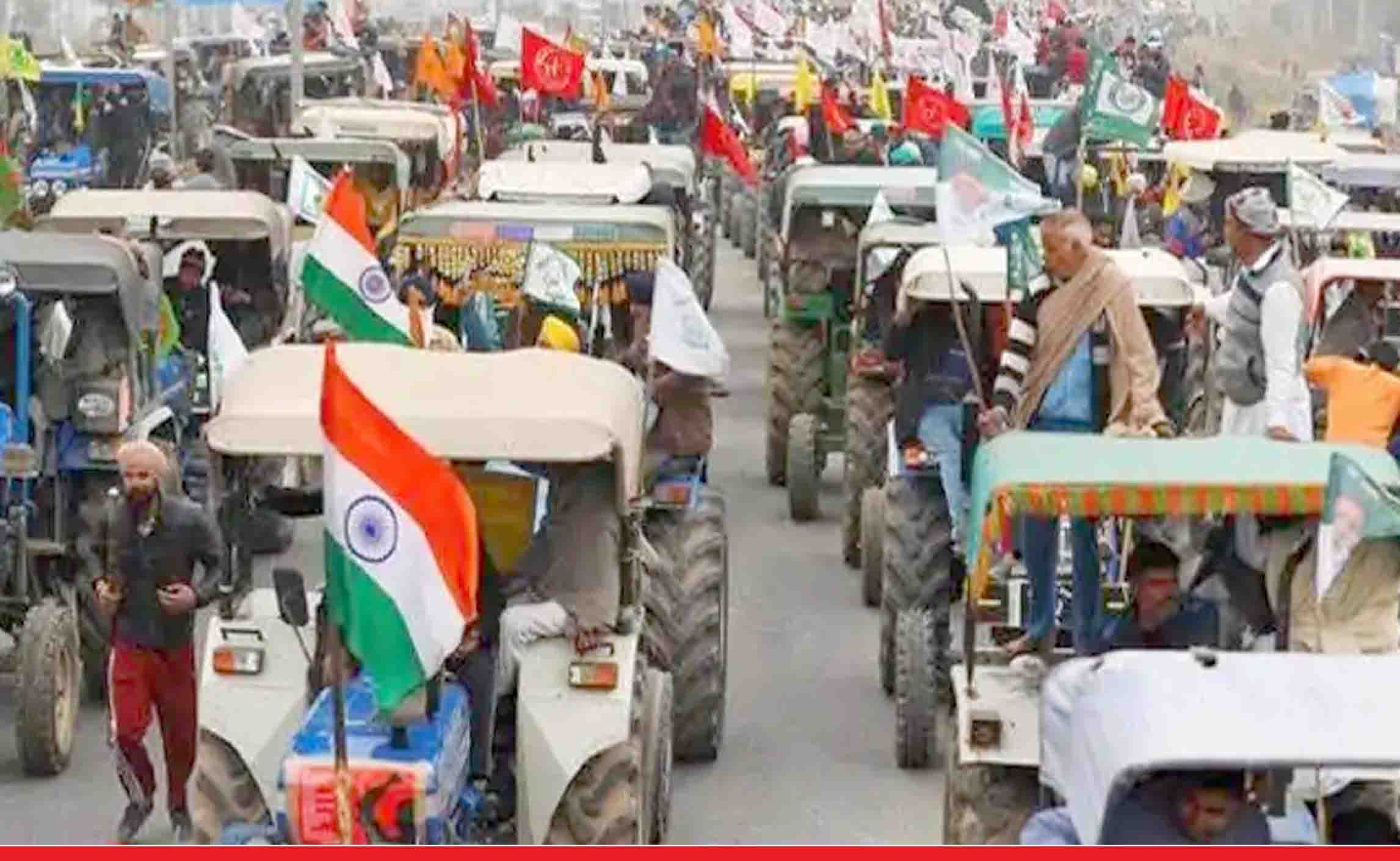 किसानों ने सिंघु और टिकरी बॉर्डर पर बैरिकेड्स तोड़े, ट्रैक्टर मार्च शुरू