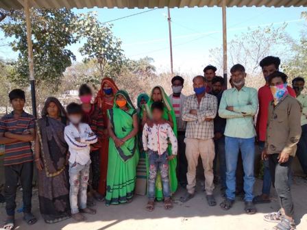 एमपी के दमोह जिले के 14 मजदूर महाराष्ट्र्र के कोल्हापुर मे रहे बंधक प्रशासन ने छुड़ाया