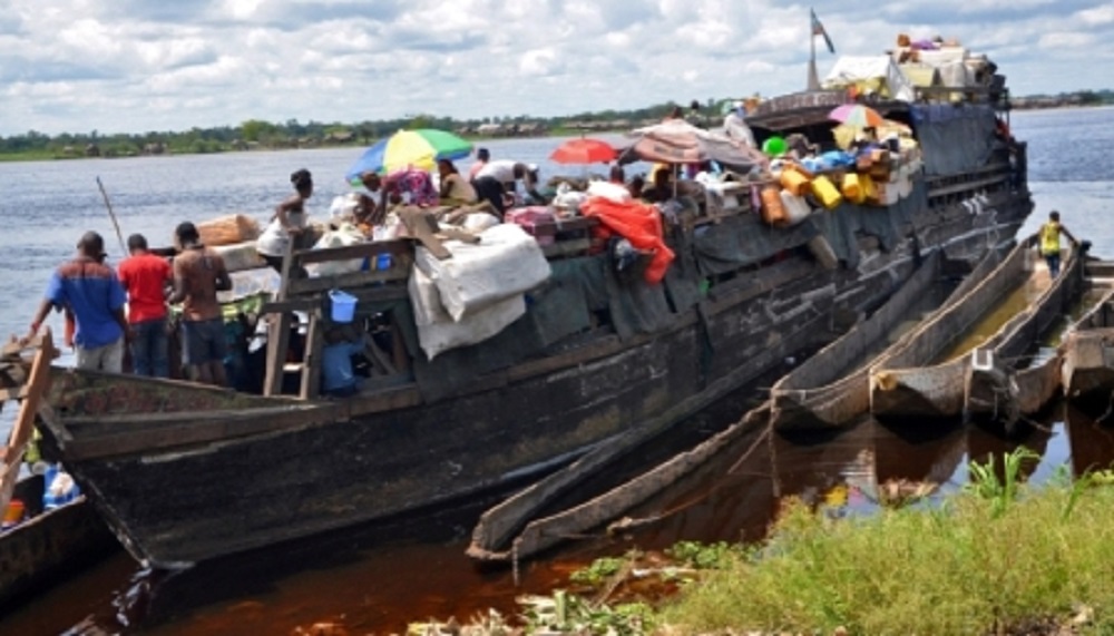 अफ्रीकी देश कॉन्गो नदी में पलटी नाव, 60 लोगों की डूबने से मौत 100 से ज्यादा लोग लापता