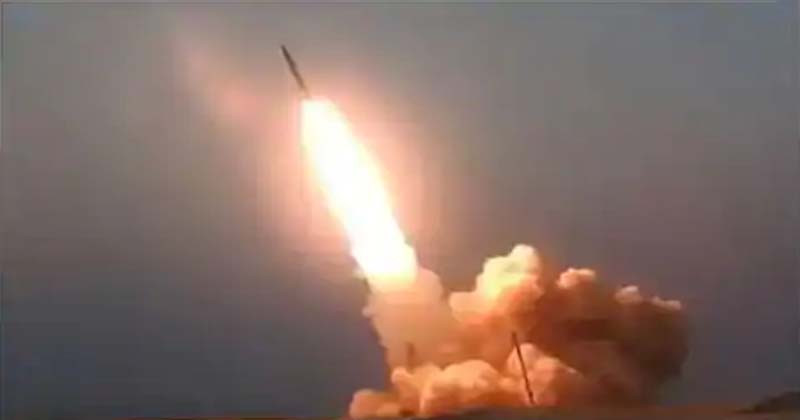 ईरानी सेना ने किया नई मिसाइल का सफल परीक्षण, टेंशन में आ सकते हैं अमेरिका-इजराइल