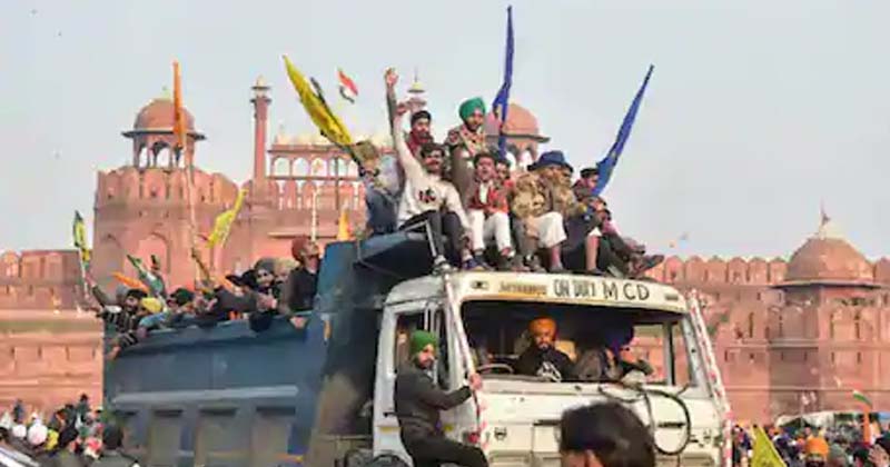 किसान आंदोलन: लाल किले पर तलवार लहराते दिखे मनिंदर सिंह को दिल्ली पुलिस ने पकड़ा