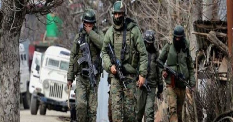 जम्मू-कश्मीर के शोपियां में सुरक्षाबलों ने मार गिराये लश्कर के तीन आतंकवादी