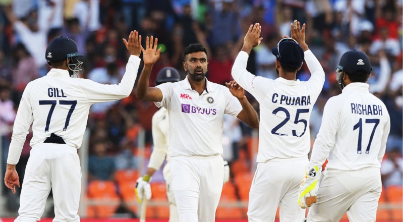 टीम इंडिया ने इंग्लैंड को 10 विकेट से हराया, सीरीज में 2-1 से बनायी बढ़त