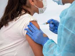 कोरोना वैक्सीनेशन: अब आम आदमी की बारी, एक मार्च से सरकारी में फ्री तो निजी अस्पताल में 250 रुपए में लगेगा टीका