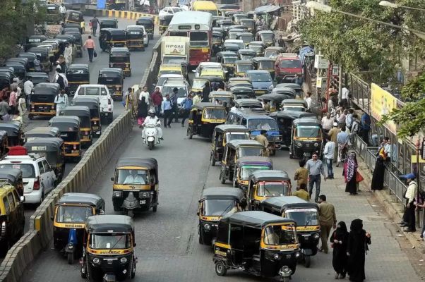 मुंबई में कल से बढ़ रहा ऑटो-टैक्सी का किराया, इतना महंगा होगा सफर