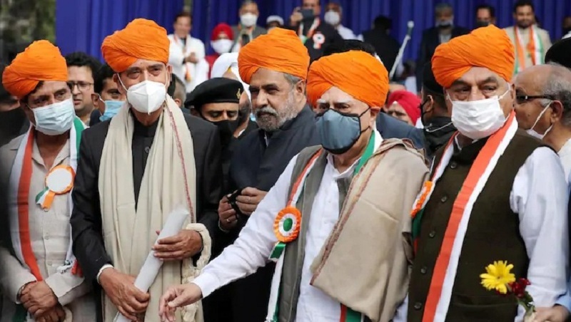 गुलाम नबी आजाद द्वारा की गई पीएम मोदी की तारीफ से जम्मू-कश्मीर के प्रदेश अध्यक्ष खफा, पहुंचे दिल्ली