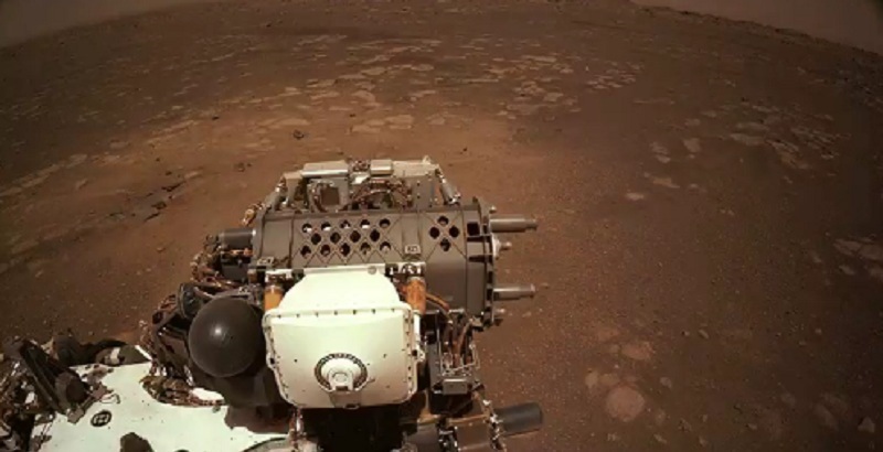 नासा के पर्सेवियरेंस रोवर ने भेजा मंगल ग्रह की तस्वीरें, तय की 21 फीट की दूरी