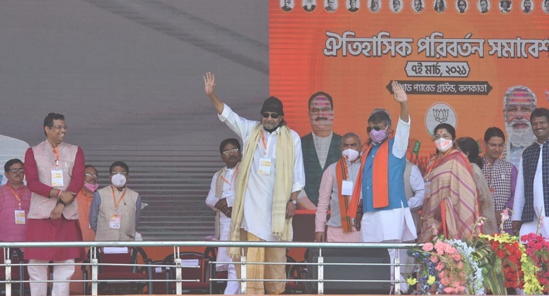 बंगाल विधानसभा चुनाव: पीएम मोदी की रैली से पहले भाजपा में शामिल हुये अभिनेता मिथुन चक्रवर्ती
