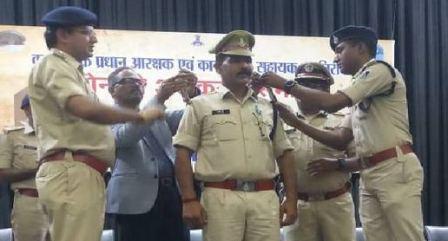 जबलपुर में 493 पुलिस कर्मियों के कंधे पर लगा एक सितारा, तीन फीती, 10 ने पदोन्नति से किया इंकार..!
