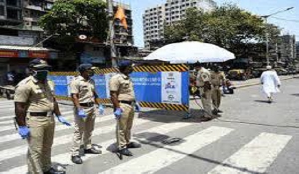 महाराष्ट्र सरकार कोरोना के बढ़ते मामलों पर सख्त, कई शहरों में लगा वीकेंड लॉकडाउन