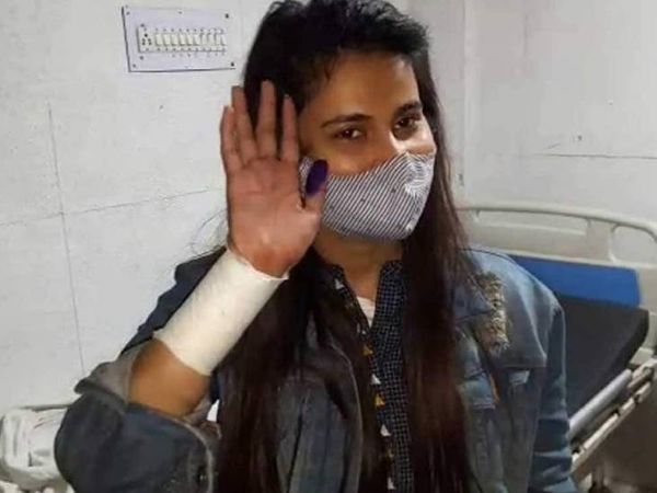 लखनऊ: बीजेपी सांसद की बहू ने हाथ की नस काटी, खुदकुशी की धमकी का वीडियो वायरल किया