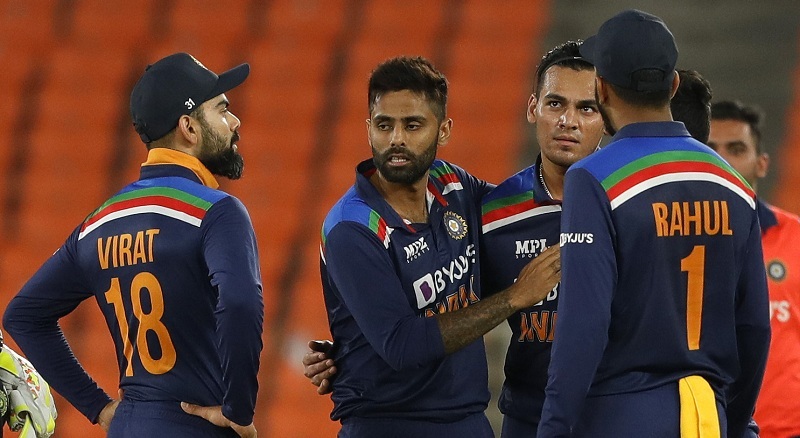 चौथे टी-20 मैच में इंग्लैंड को हराकर भारत ने की सीरीज में बराबरी