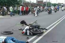 जबलपुर में हृद्य विदारक हादसा, टैंकर में फंसकर घिसते बाईक सवार युवकों की मौत..!