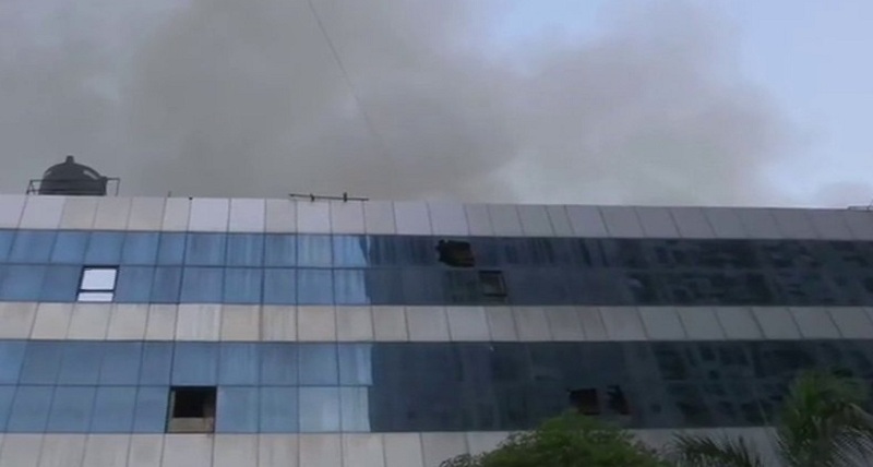 2 घंटे बाद भी नहीं बुझी मुंबई के अस्पताल में लगी आग, अब तक 10 मरीजों की मौत