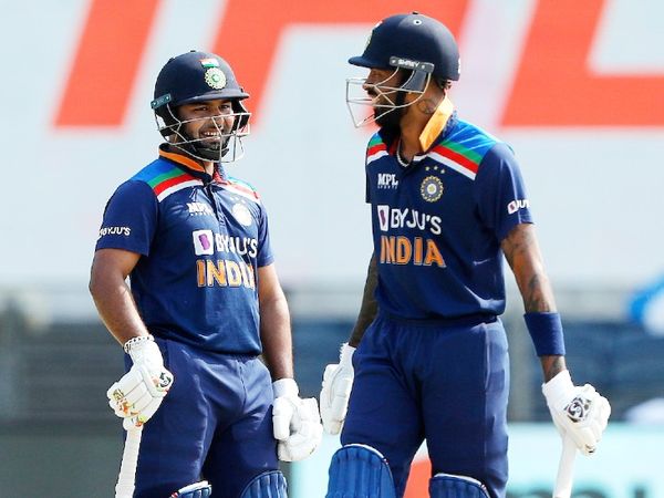 तीसरा वनडे: इंडिया ने इंग्लैंड को 330 रन का टारगेट दिया, धवन के बाद पंत और हार्दिक ने लगाई फिफ्टी