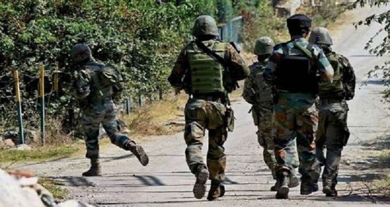 जम्मू-कश्मीर के शोपियां में सुरक्षाबलों के साथ आतंकियों की मुठभेड़, 4 से 5 आतंकी छिपे होने की आशंका