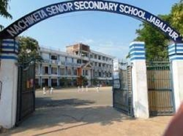 जबलपुर में ज्वाय सेकेंडरी स्कूल के संचालक ने दी अभिभावक को गोली मारने की धमकी, अपशब्दों की बौछार की