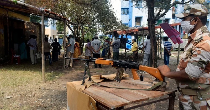 हिंसक हुआ बंगाल चुनाव: औद्योगिक सुरक्षाबल की फायरिंग में 4 लोगों की मौत, इलाके में बढ़ा तनाव