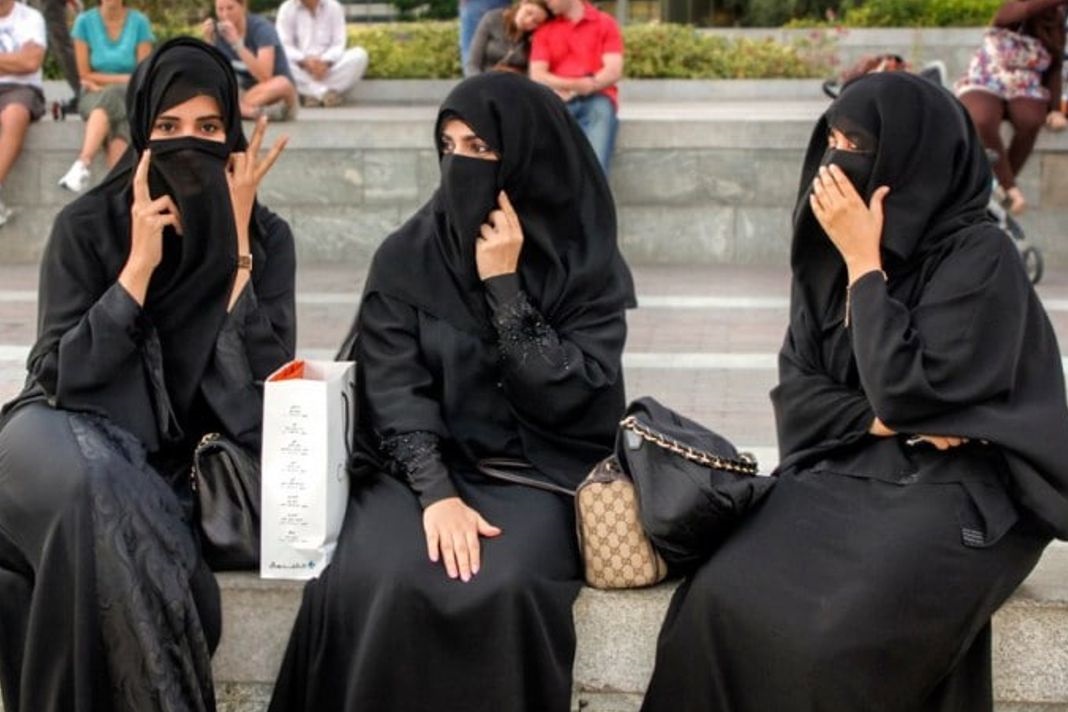 इस हाईकोर्ट का बड़ा आदेश, मुस्लिम महिलाएं पति को दे सकती हैं रिवर्स तलाक