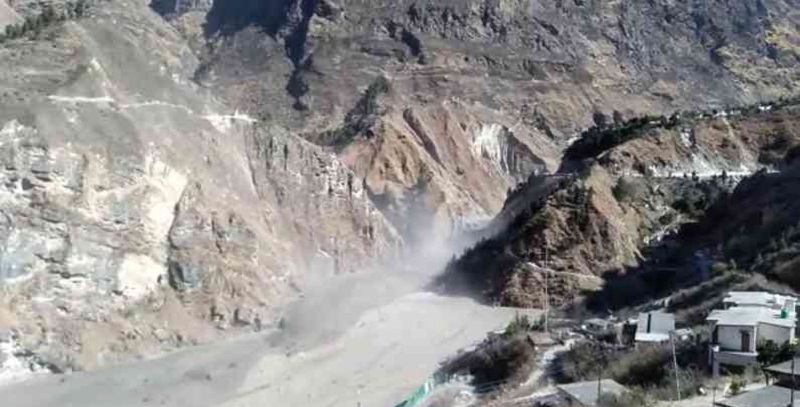 उत्तराखंड के जोशीमठ में ग्लेशियर टूटने से 8 लोगों की मौत, 384 लोगों को सुरक्षित बचाया गया