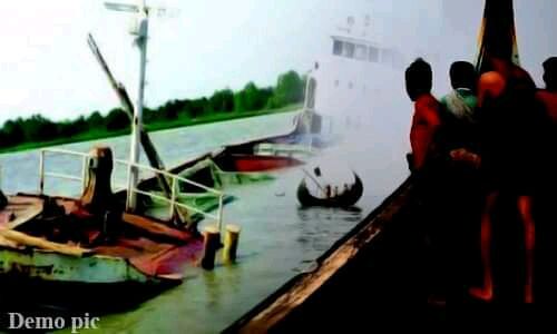 बांग्लादेश में तेज स्पीड नौका बालू से लदे पोत से टकराकर पलटी, 26 की मौत, कई लापता
