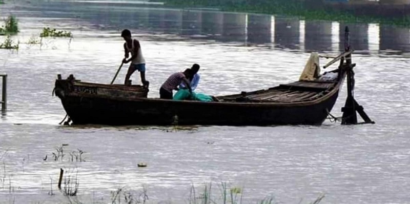 श्मशान घाट में न लकड़ी मिल रही न जगह, लोग गंगा नदी में बहा रहे कोरोना संक्रमित पैक्ड डेडबॉडी