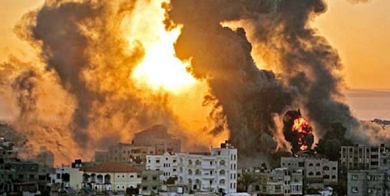 गाजा पर हमले तेज, इजराइल के कई शहरों में अरब और यहूदियों के बीच भड़के दंगे