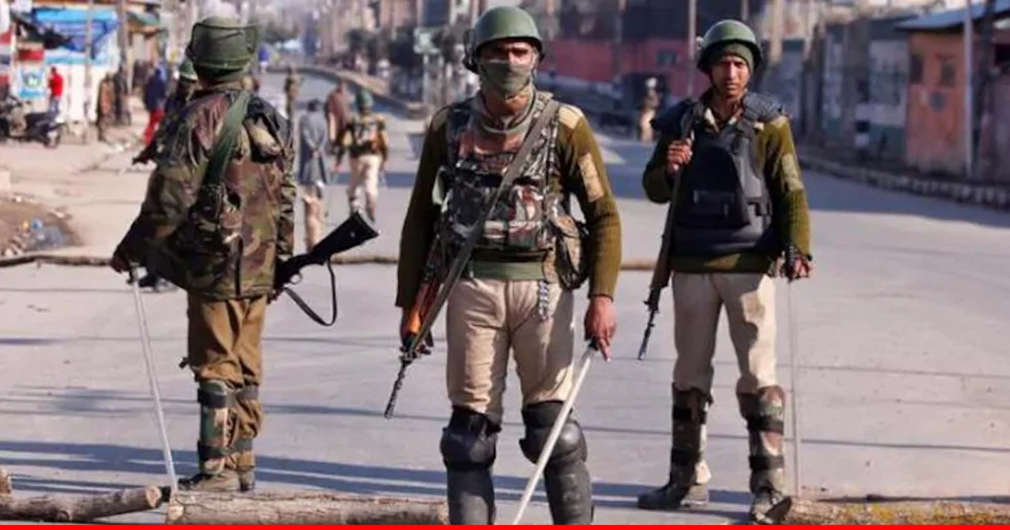 जम्मू-कश्मीर: श्रीनगर के खानमोह इलाके में सुरक्षाबलों ने दो आतंकियों को मार गिराया