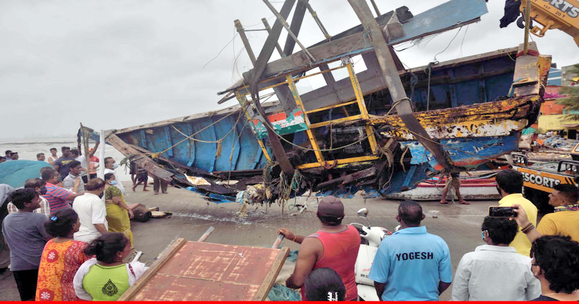 चक्रवाती तूफान टाउते : बॉम्बे हाई के पास समुद्र में मिले 14 शव, गुजरात में 33 लोगों की हुई मौत