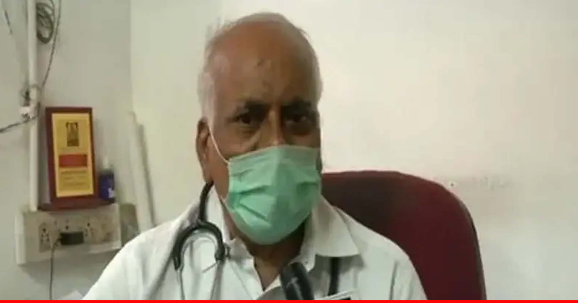 कर्नाटक: भगवान से कम नहीं है डॉ. के मल्हार राव मल्ले, महज 20 रुपए में करते हैं इलाज