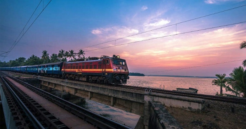 कोरोना के कारण यूपी-बिहार के लिये चलने वाली 12 जोड़ी ट्रेनों को रेलवे ने किया कैंसिल