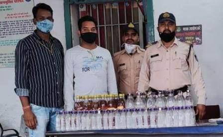 जबलपुर में कलारी से शराब चोरी कर घर से बिक्री, पुलिस की दबिश में खुलासा