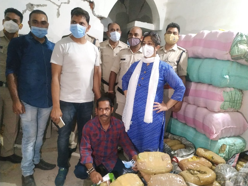 छत्तीसगढ़ के बिलासपुर में एक करोड़ कीमत का नौ क्विंटल गांजा के साथ तस्कर पकड़ाया, जांच में जुटी पुलिस