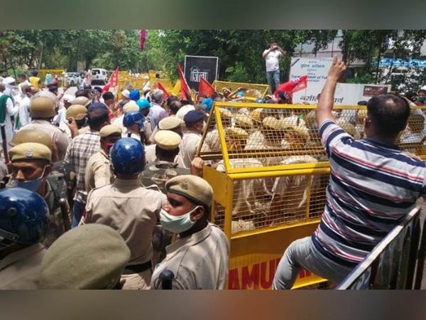 यमुनानगर पहुंचे खेल मंत्री संदीप सिंह का जबर्दस्त विरोध, किसानों ने पुलिस के बैरिकेड तोड़े, हंगामा