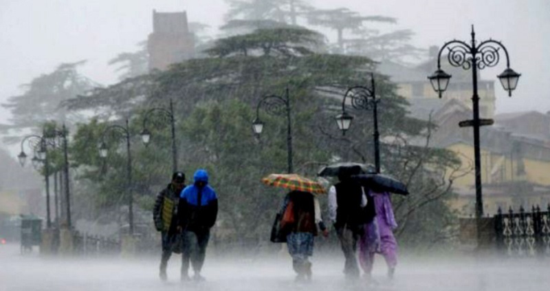 गर्मी से परेशान दिल्लीवासियों को जल्द मिल सकती है राहत, एक-दो दिन में बरस सकते हैं बादल