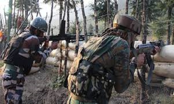 जम्मू-कश्मीर में सुरक्षाबलों के साथ हुए एनकाउंटर में दो आतंकी ढेर, एक ने किया सरेंडर