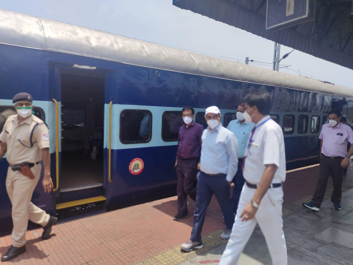 पमरे जीएम ने किया जबलपुर-सिंगरौली रेल खंड का निरीक्षण, दोहरीकरण कार्य में तेजी लाने के निर्देश