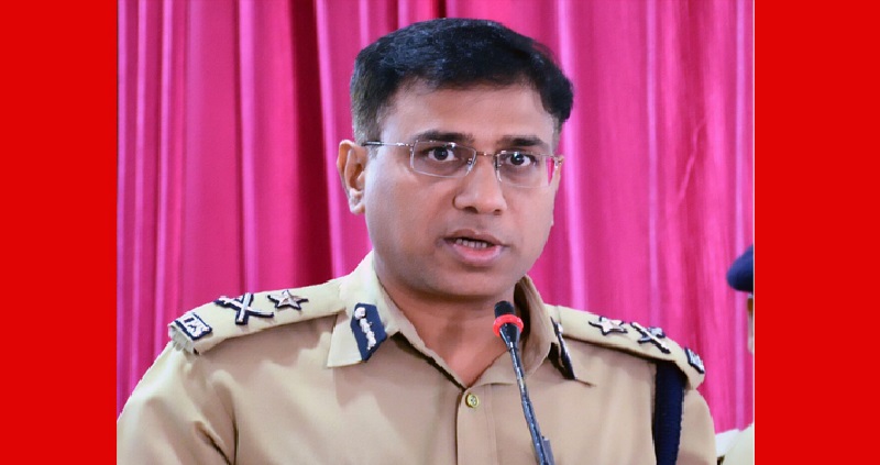 वाराणसी पुलिस कमिश्नर सतीश गणेश ने एक साथ निलंबित किए 16 पुलिसकर्मी
