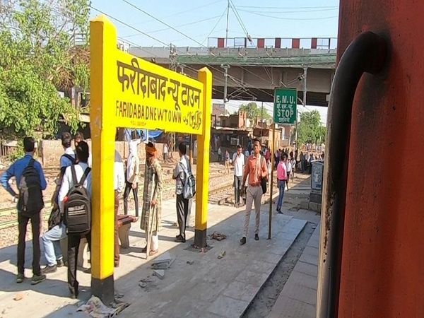 पंजाब मेल से चलती ट्रेन में उतरने का प्रयास कर रहे मामा भांजी समेत तीन की न्यू टाउन स्टेशन पर दूसरी ट्रेन की चपेट में आने से मौत