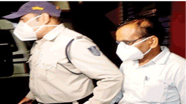 फर्जी आदेश बनाकर प्रमोशन पाने वाले मध्य प्रदेश के आईएएस अधिकारी संतोष वर्मा को पुलिस ने किया गिरफ्तार 