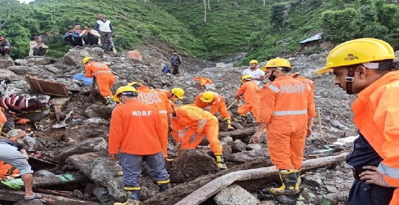 हिमाचल के बोह में लैंडस्लाइड, 10 लोगों की मौत की आशंका, 2 शव मिले