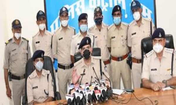 जबलपुर में कुकर्म कराए जाने से परेशान होकर की रिटायर्ड फैक्टरी अधिकारी की हत्या, दो गिरफ्तार