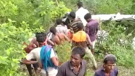 महाराष्ट्र के जलगांव में हेलीकॉप्टर क्रैश, 1 पायलट की मौत, दूसरा घायल