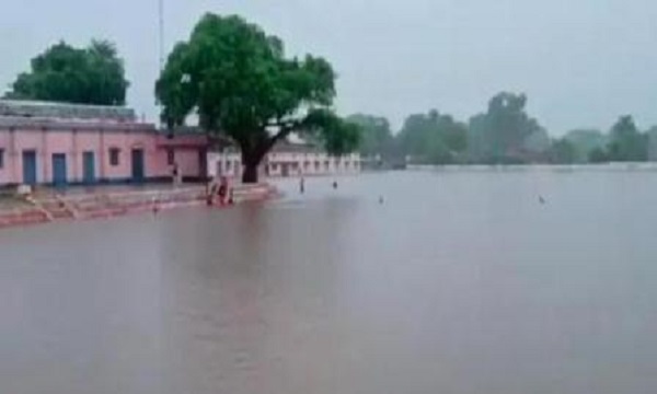 एमपी के विदिशा में भारी बारिश, बाढ़ के हालात, कई घर डूबे, गिरे, पूरे प्रदेश में होगी भारी बारिश