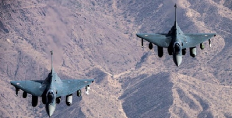 अमेरिकी वायुसेना ने तालिबानी ठिकानों पर बरसाए बम, 572 आतंकी मार गिराए गए