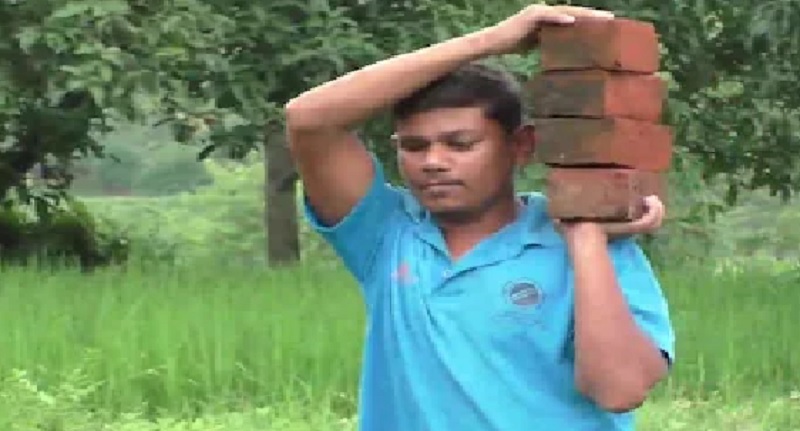 ब्लाइंड वर्ल्ड कप क्रिकेट में भारत को चैंपियन बनाने वाला खिलाड़ी कर रहा है 250 रुपए में दिहाड़ी