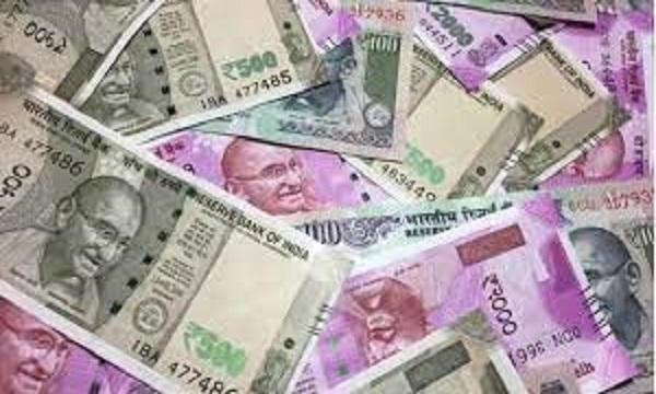 जबलपुर में लोन का चैक दिया नहीं खाते से कट गई तीन किश्तें, बैंक मैनेजर को रिश्वत में चाहिए थे दो लाख रुपए